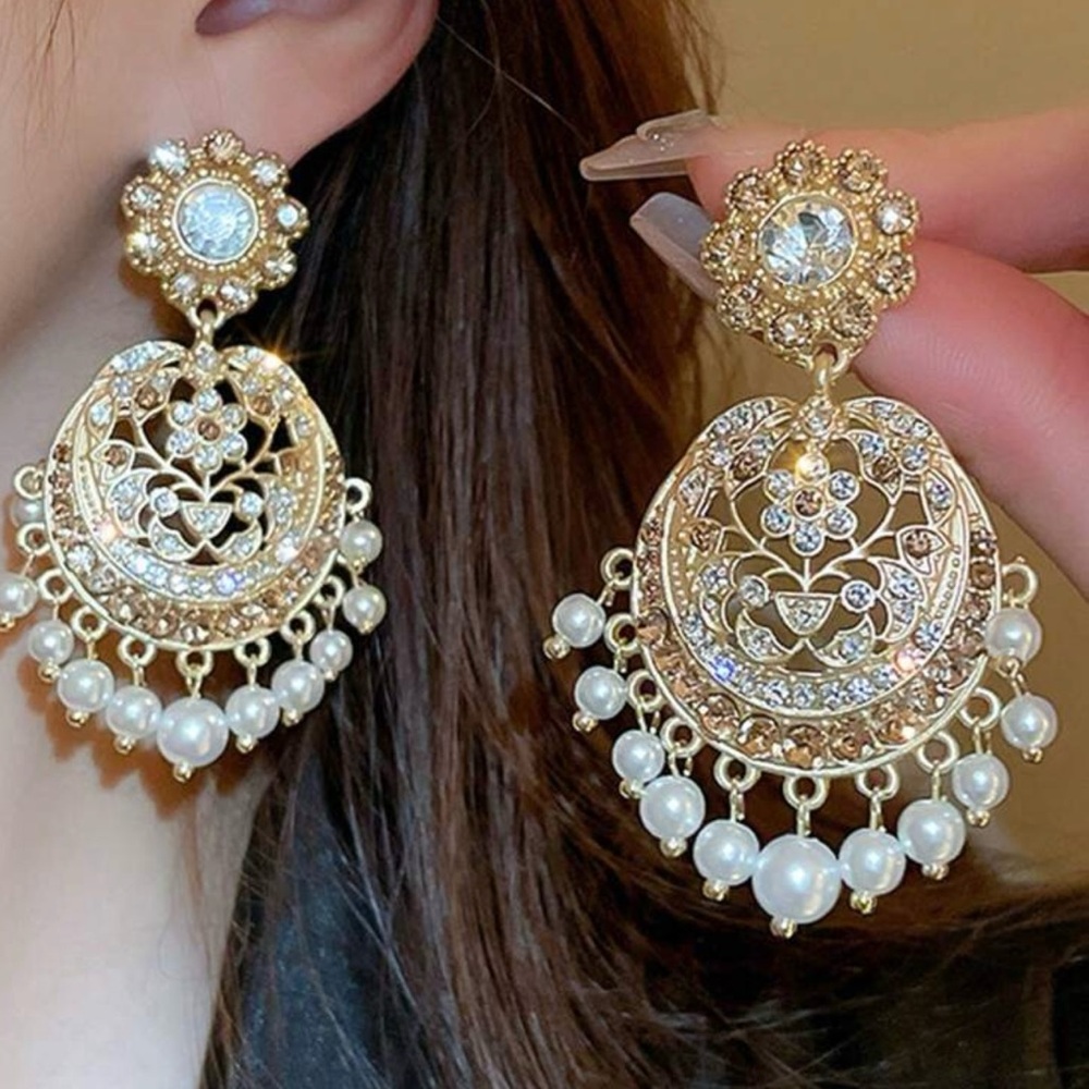 Elegant Gold and Pearl Drop Earrings